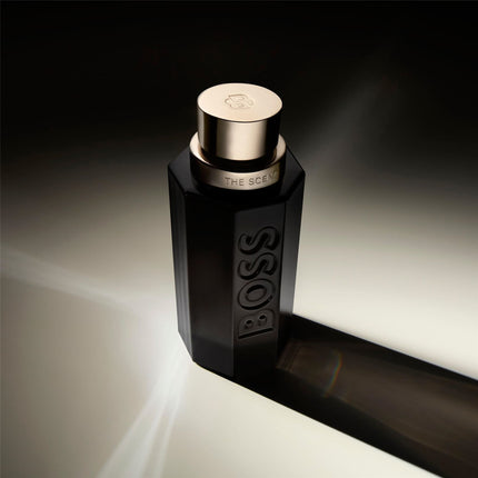 HUGO BOSS The Scent Magnetic Eau de Parfum for Him 100ml, Ambery & Fruity Fragrance with Notes of Maninka Fruit, Bran Absolute and Vanilla - High Longevity
